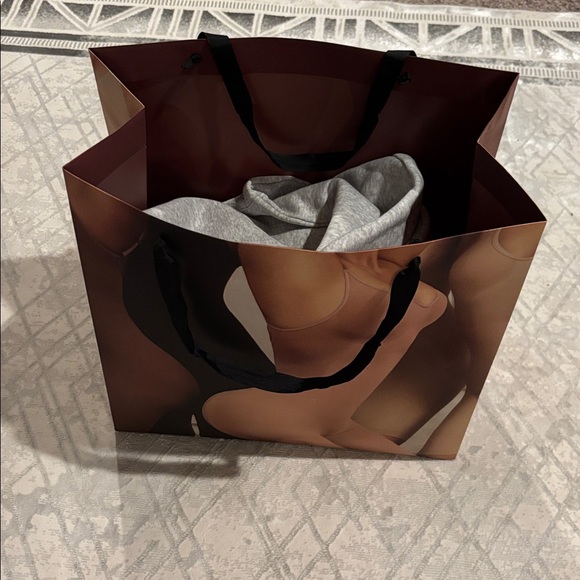 SKIMS Auth Gray Sweatshirt and Sweatpants Set NWT - Picture 8 of 8